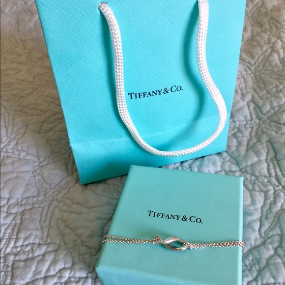 *SOLD* Tiffany infinity necklace - Picture 3 of 3